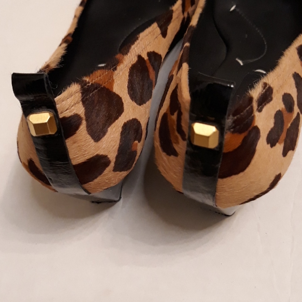 BCBG Maxazria/Leapord Print/Calf Hair/ Wedge Heels - Picture 7 of 16